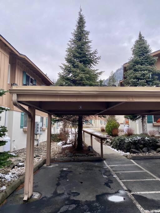 Apartament Walk To Downtown Leavenworth * Sleeps 6 + Pets * Ground Level Gem! Zewnętrze zdjęcie