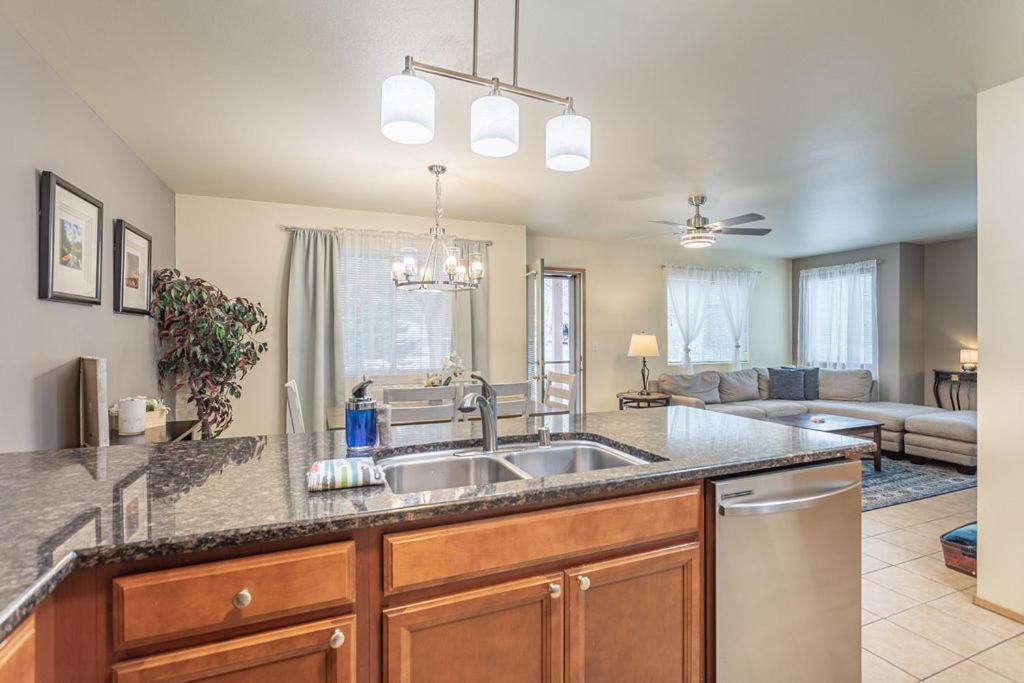 Apartament Walk To Downtown Leavenworth * Sleeps 6 + Pets * Ground Level Gem! Zewnętrze zdjęcie
